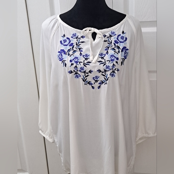 Blair White Tunic Blouse With Embroidered Flowers    Size XL - Picture 1 of 10